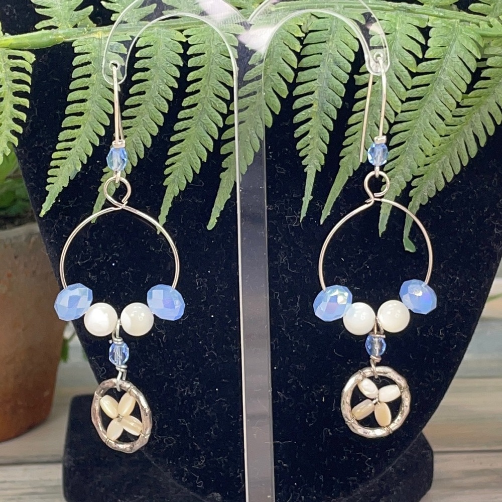 🌟🌸Adorned Crown assemblage blue bead pearl earrings